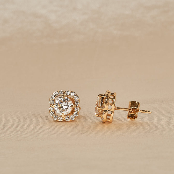 Alexa - In Stock - Round Brilliant Flower Lab Grown Diamond Stud Earrings - 18K Yellow Gold - 1,51 ct