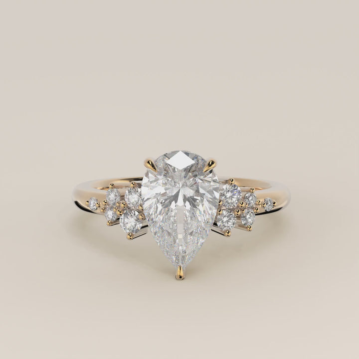 Verlovingsring peer lab grown diamant met hidden halo en lage zetting, geelgoud