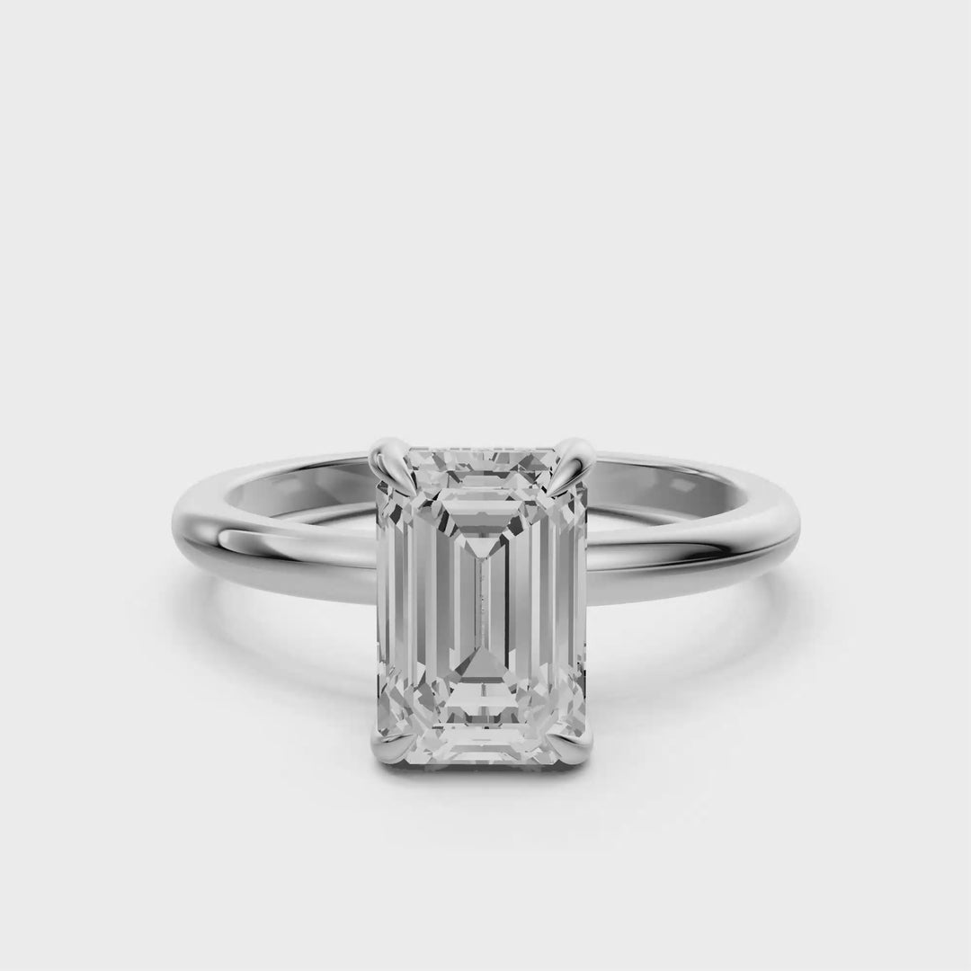 Sophia - Solitaire Emerald Ring met Hidden Halo