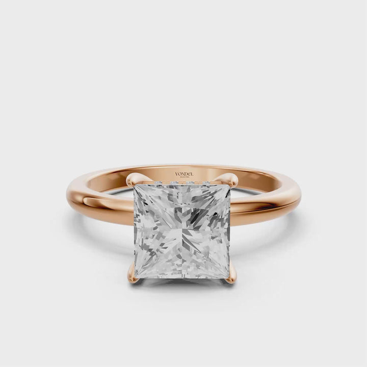 Jasmine - Solitaire Princess Ring met Hidden Halo