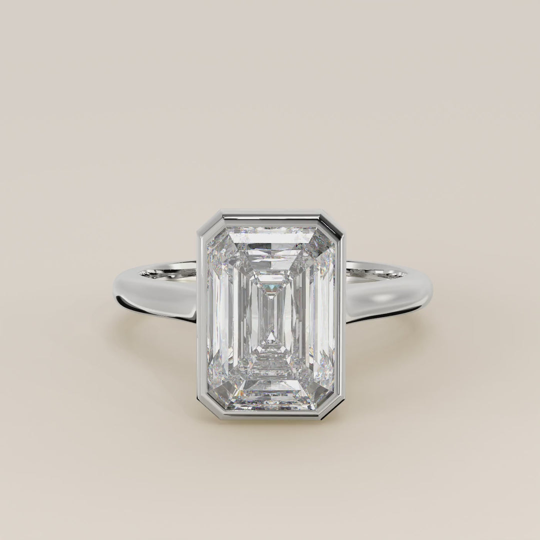 Zaar - Emerald Lab Grown Diamond Ring Solitair with Bezel Setting, Cathedral Setting and Hidden Halo