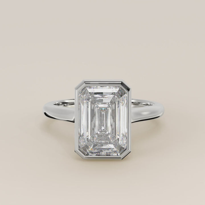 Zaar - Emerald Lab Grown Diamond Ring Solitair with Bezel Setting, Cathedral Setting and Hidden Halo