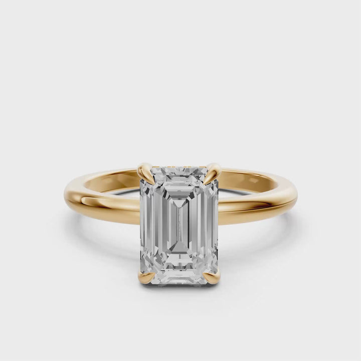Sophia - Solitaire Emerald Ring met Hidden Halo