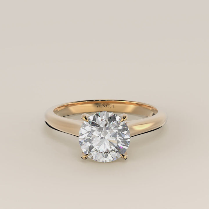 Verlovingsring rond lab grown diamant met cathedral setting en hidden halo, geelgoud