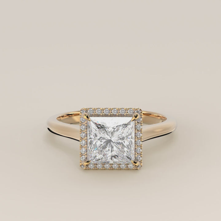 Verlovingsring princess halo lab grown diamant met cathedral en hoge zetting, geelgoud