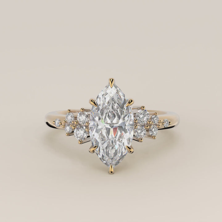 Verlovingsring marquise lab grown diamant met hidden halo en lage zetting, geelgoud