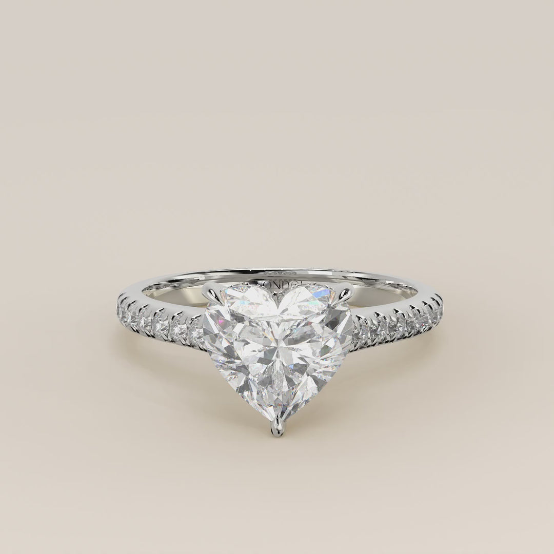 Verlovingsring hart lab grown diamant met pave band, hidden halo en diamond bridge, witgoud