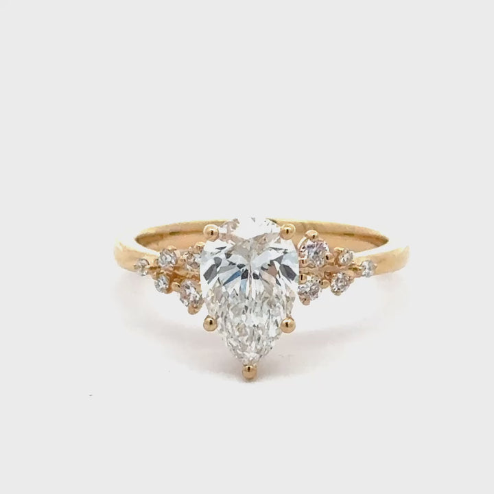 Pear Shaped Diamant 1,5 ct Ring Snowdrift - 18K Geelgoud