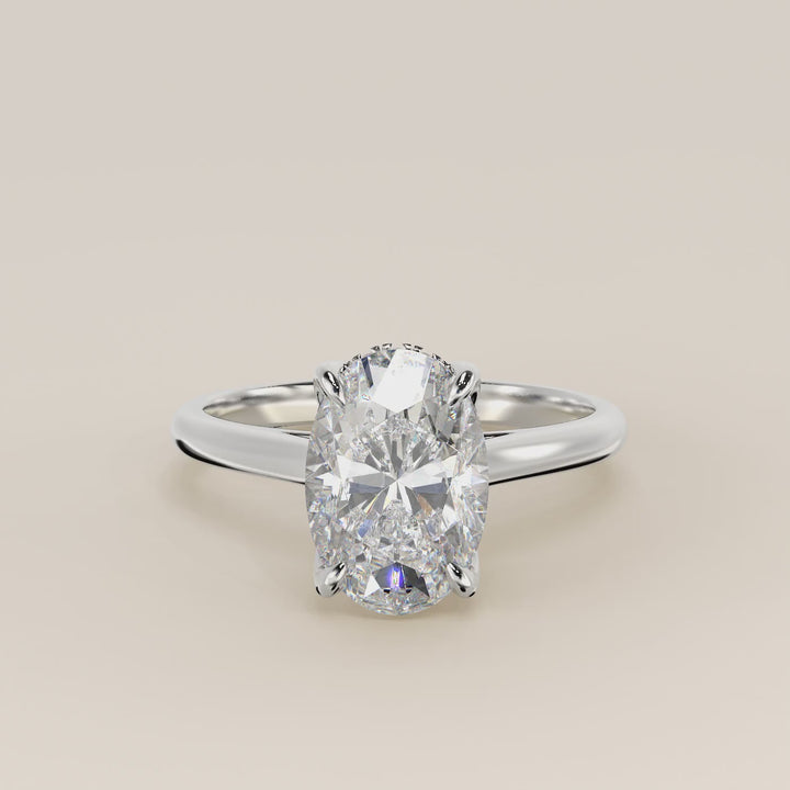 Lyann - Ovale Solitair Petal Prong With Hidden Halo
