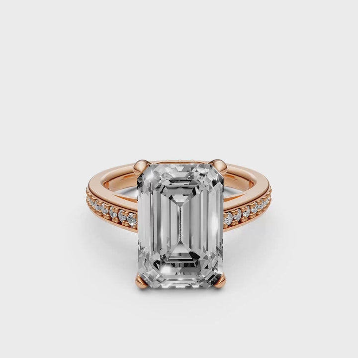 Emerald 5 ct Solitaire Pave Ring - Platina - 5,33 ct
