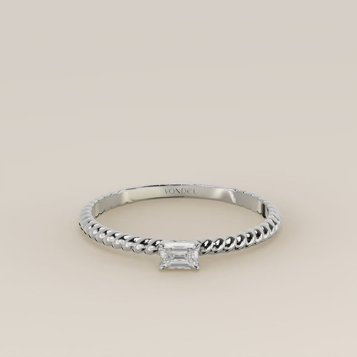 Bowie - Emerald Lab Grown Diamond Ring with Twisted Band