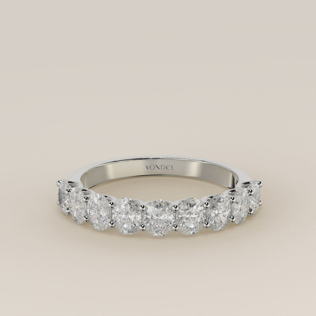 Ovaal half eternity lab grown diamant ring met u-zetting, witgoud