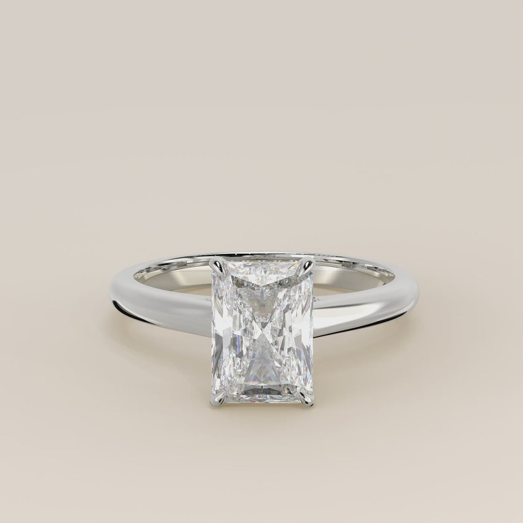 Verlovingsring radiant lab grown diamant met cathedral setting, hidden halo en diamond bridge, witgoud