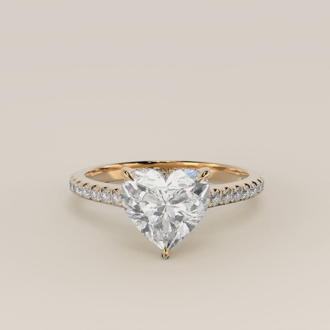 Verlovingsring hart lab grown diamant met cathedral zetting, pave band en hidden halo, geelgoud