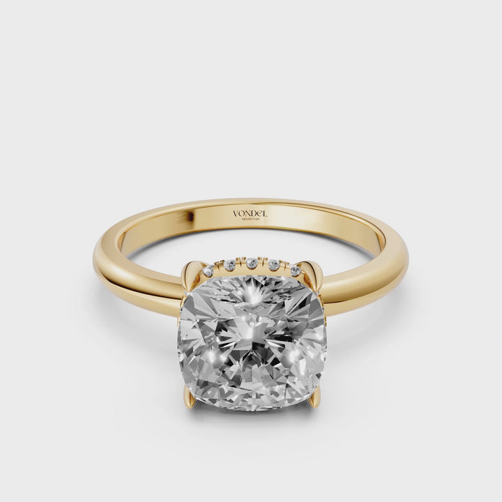 Cushion Solitair met Hidden Halo - 18K Goud - 2,32 ct