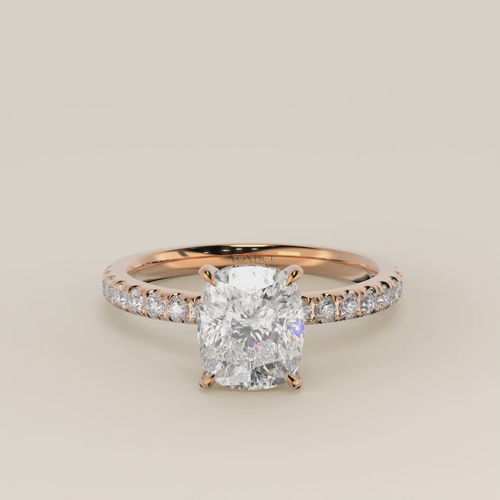 Verlovingsring elongated cushion lab grown diamant met hidden halo en pave band, rosegoud