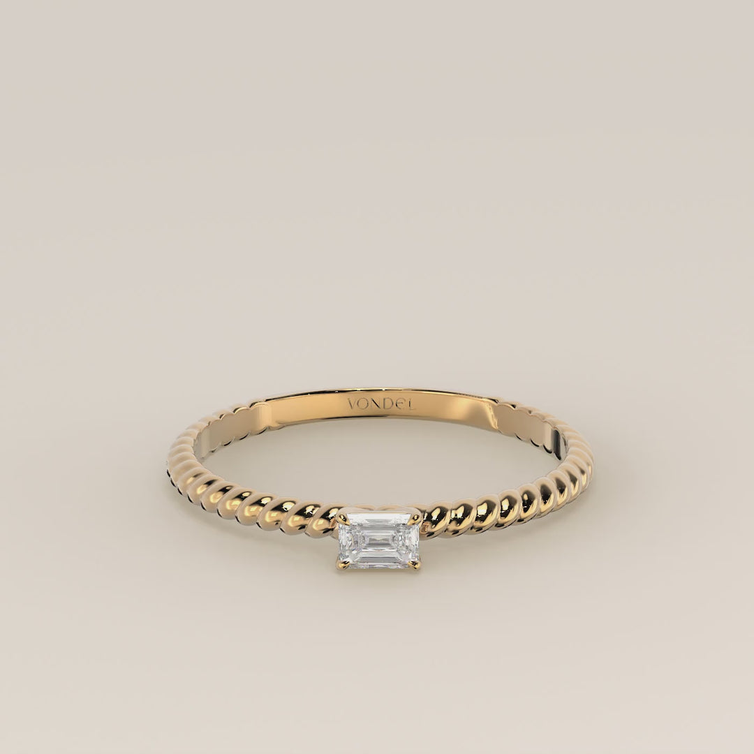 Bowie - Emerald Lab Grown Diamond Ring with Twisted Band