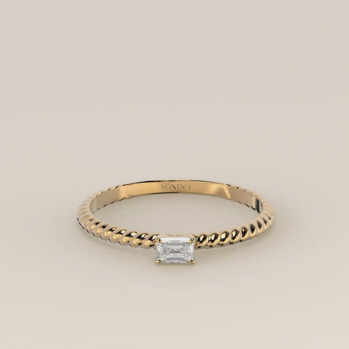 Bowie - Emerald Lab Grown Diamond Ring with Twisted Band