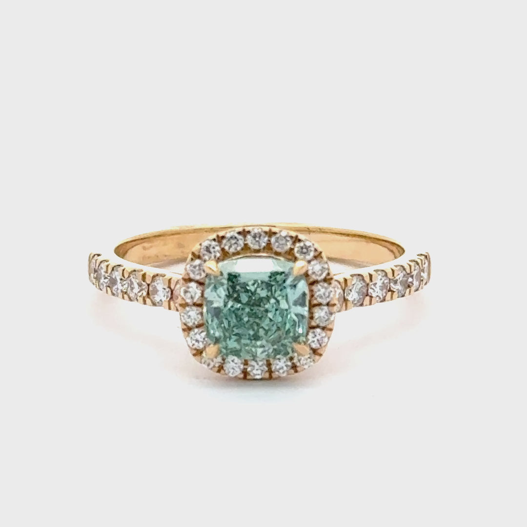 Cushion Halo Ring met Pave Band en Groene Diamant - 1,42 ct