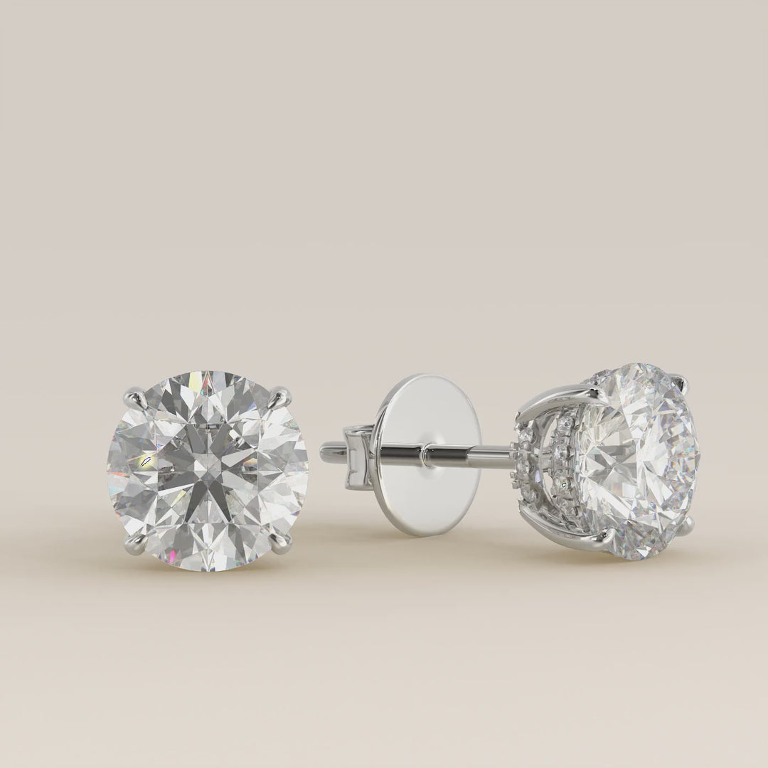 Round lab grown diamanten stud oorbellen met dubbele hidden halo en basket setting, witgoud