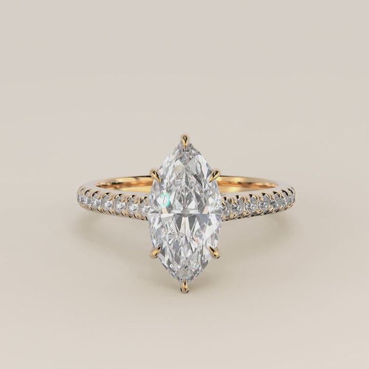 Verlovingsring marquise lab grown diamant met pave band, hidden halo en diamond bridge, geelgoud