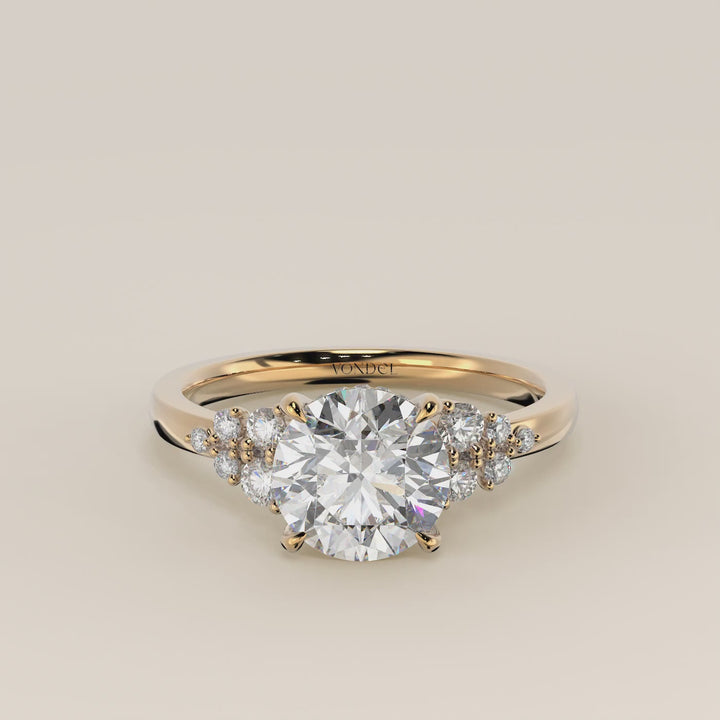 Verlovingsring rond lab grown diamant met snowdrift en hidden halo, geelgoud