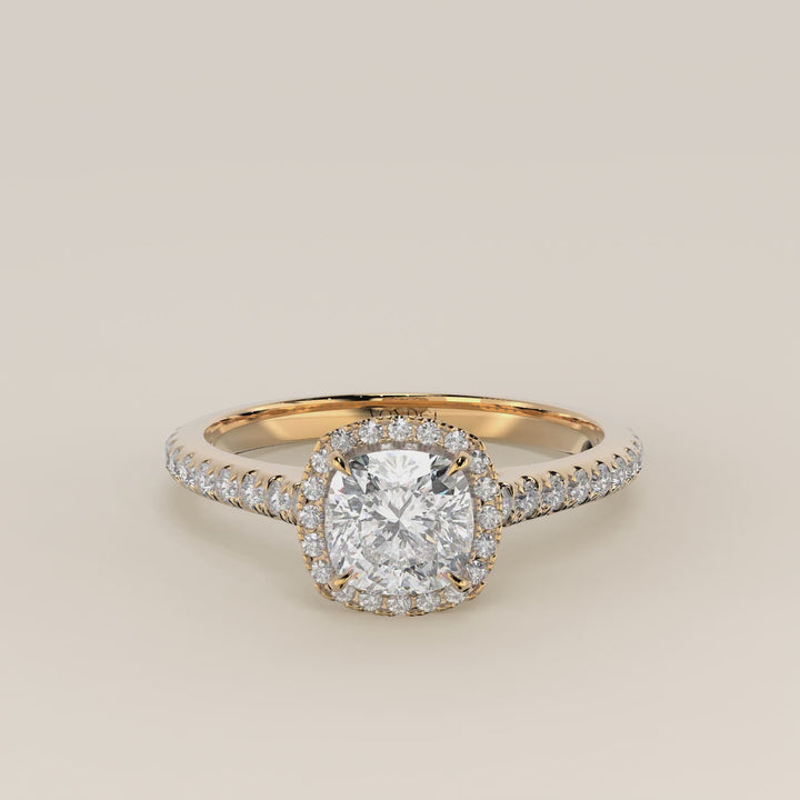 Bague Rosie - Diamants de laboratoire sertis halo coussin et anneau pavé