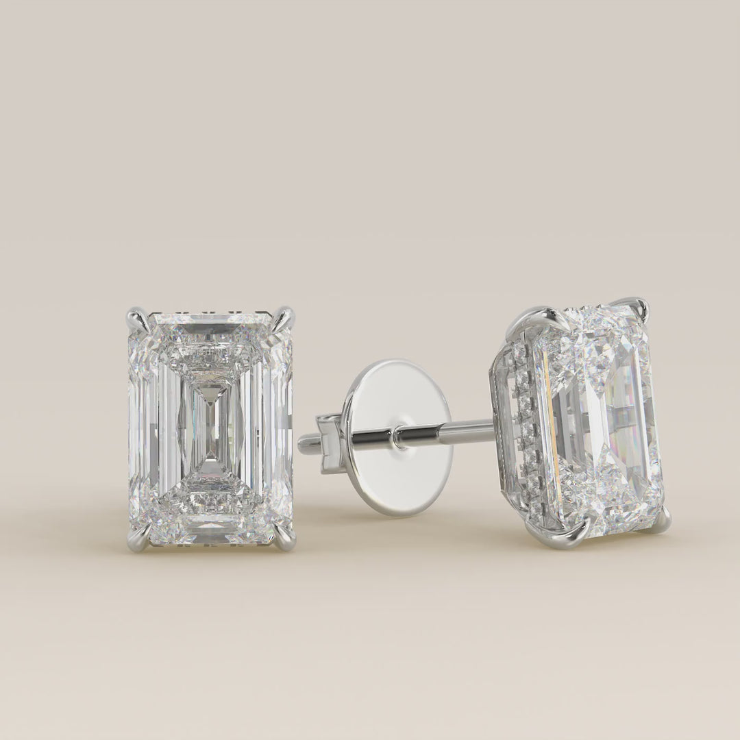 Stud oorbellen emerald lab grown diamant met hidden halo, witgoud