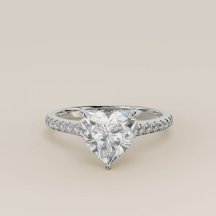 Verlovingsring hart lab grown diamant met cathedral zetting, pave band en hidden halo, witgoud
