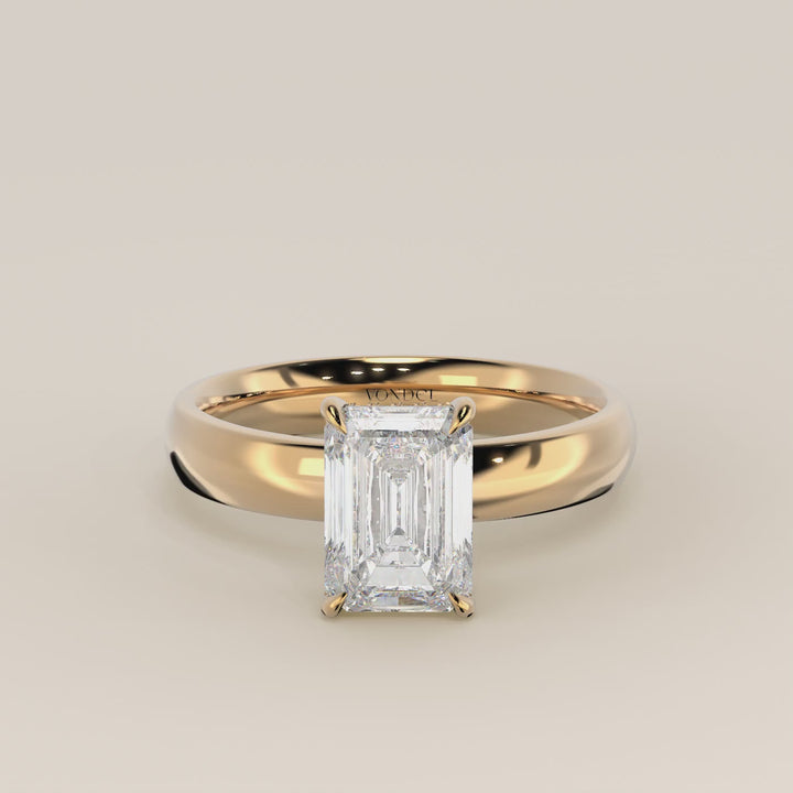 Verlovingsring emerald lab grown diamant met brede band en hidden halo, geelgoud