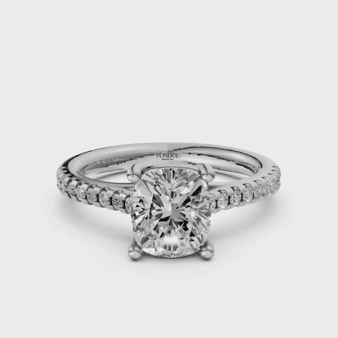 Solitair Elongated Cushion Crossover Ring met Pavé Band - 18K Witgoud - 0,99 ct