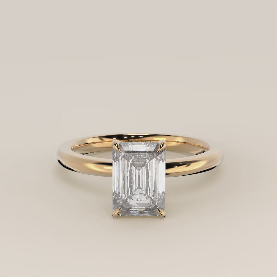 Verlovingsring emerald lab grown diamant met hidden halo, geelgoud