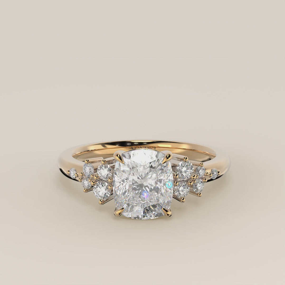Verlovingsring elongated cushion lab grown diamant met hidden halo en lage zetting, geelgoud