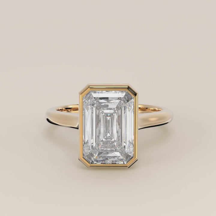 Zaar - Emerald Lab Grown Diamond Ring Solitair with Bezel Setting, Cathedral Setting and Hidden Halo