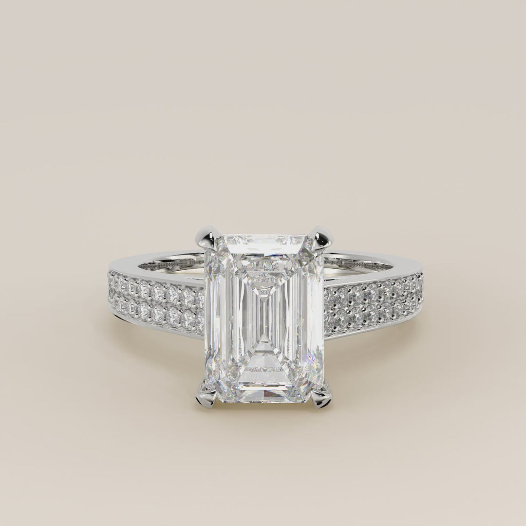 Verlovingsring emerald lab grown diamant met brede pave band, cathedral setting en hidden halo, witgoud