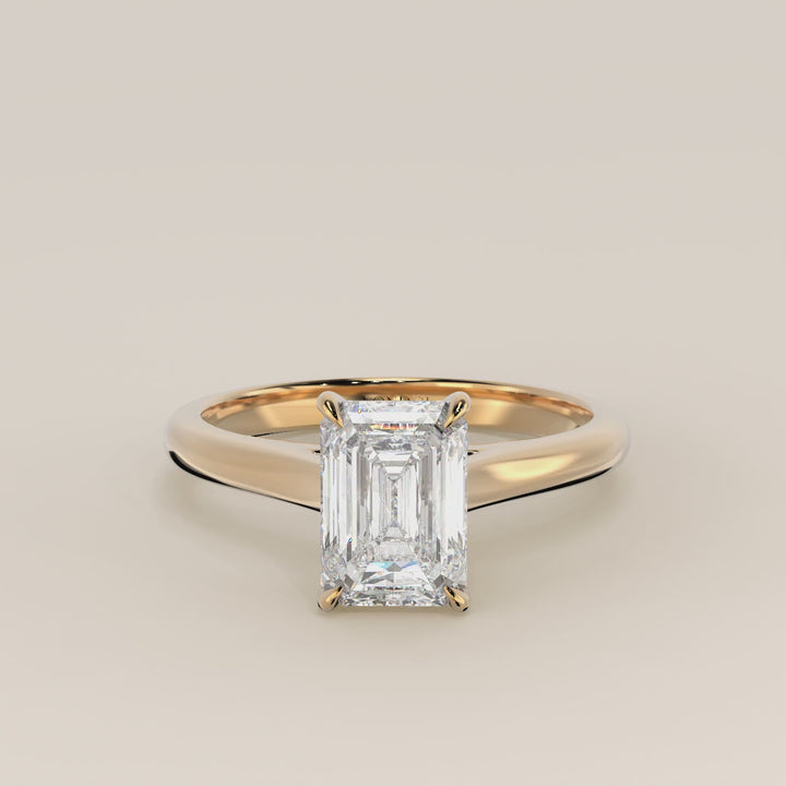 Verlovingsring emerald lab grown diamant met cathedral setting, geelgoud