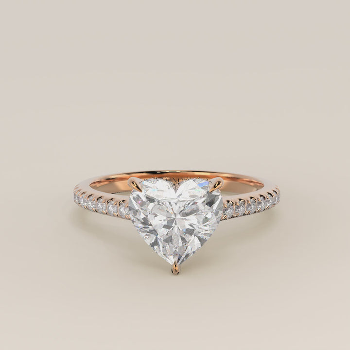 Verlovingsring hart lab grown diamant met cathedral zetting, pave band en hidden halo, rosegoud