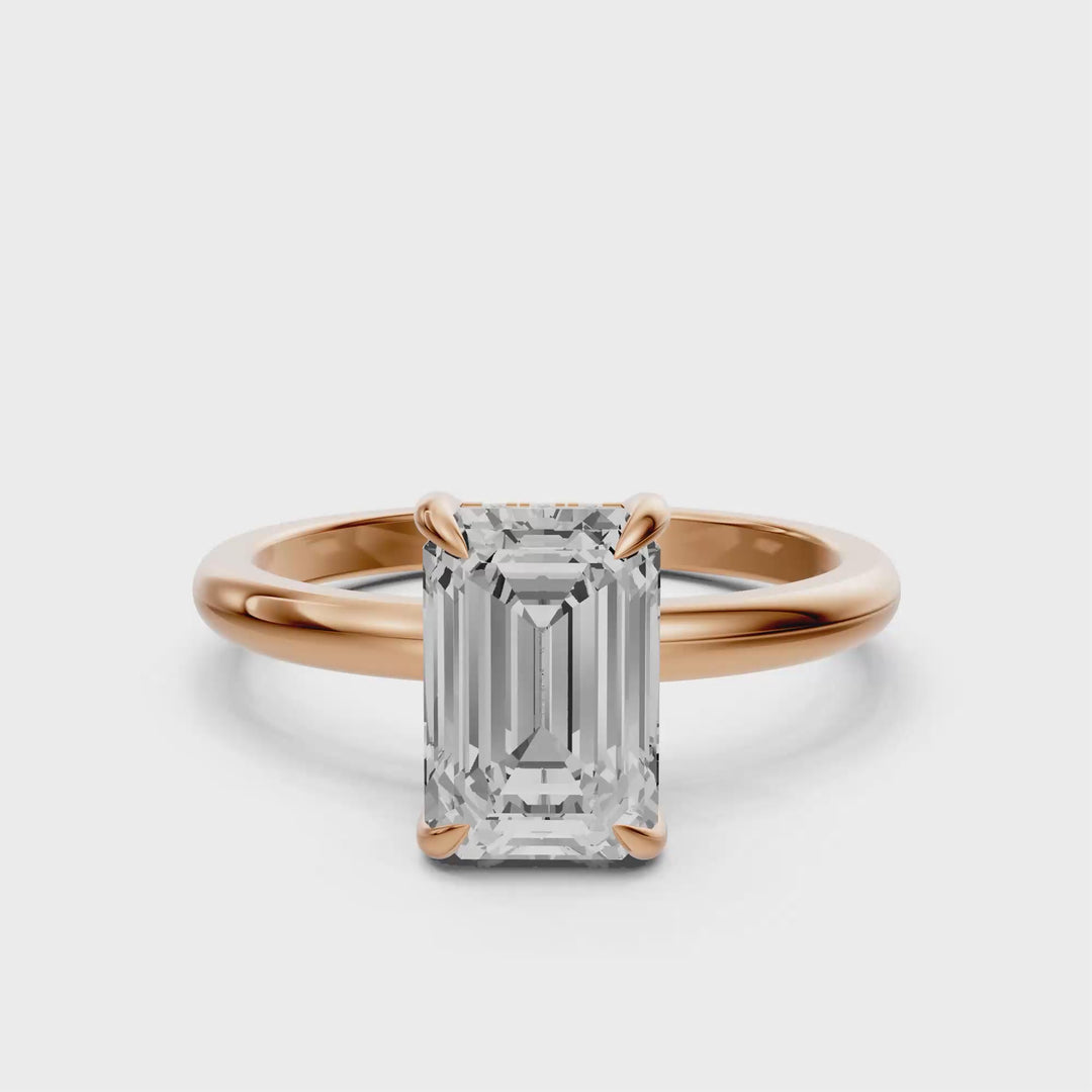 Sophia - Solitaire Emerald Ring met Hidden Halo