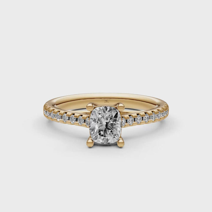 Solitair Elongated Cushion Crossover Ring met Pavé Band