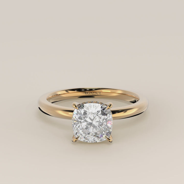 Verlovingsring cushion lab grown diamant met hidden halo, geelgoud
