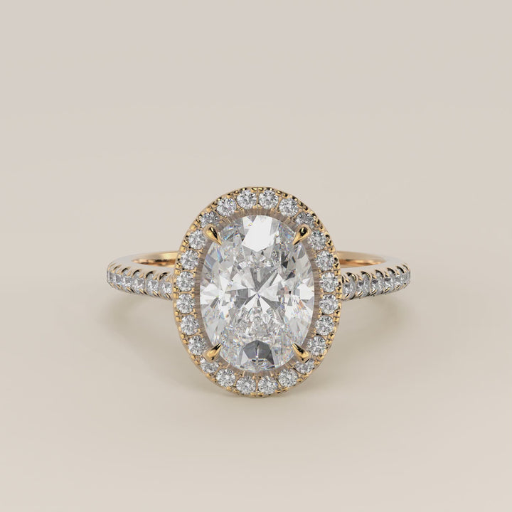 Verlovingsring ovaal lab grown diamant met halo en pave band, geelgoud